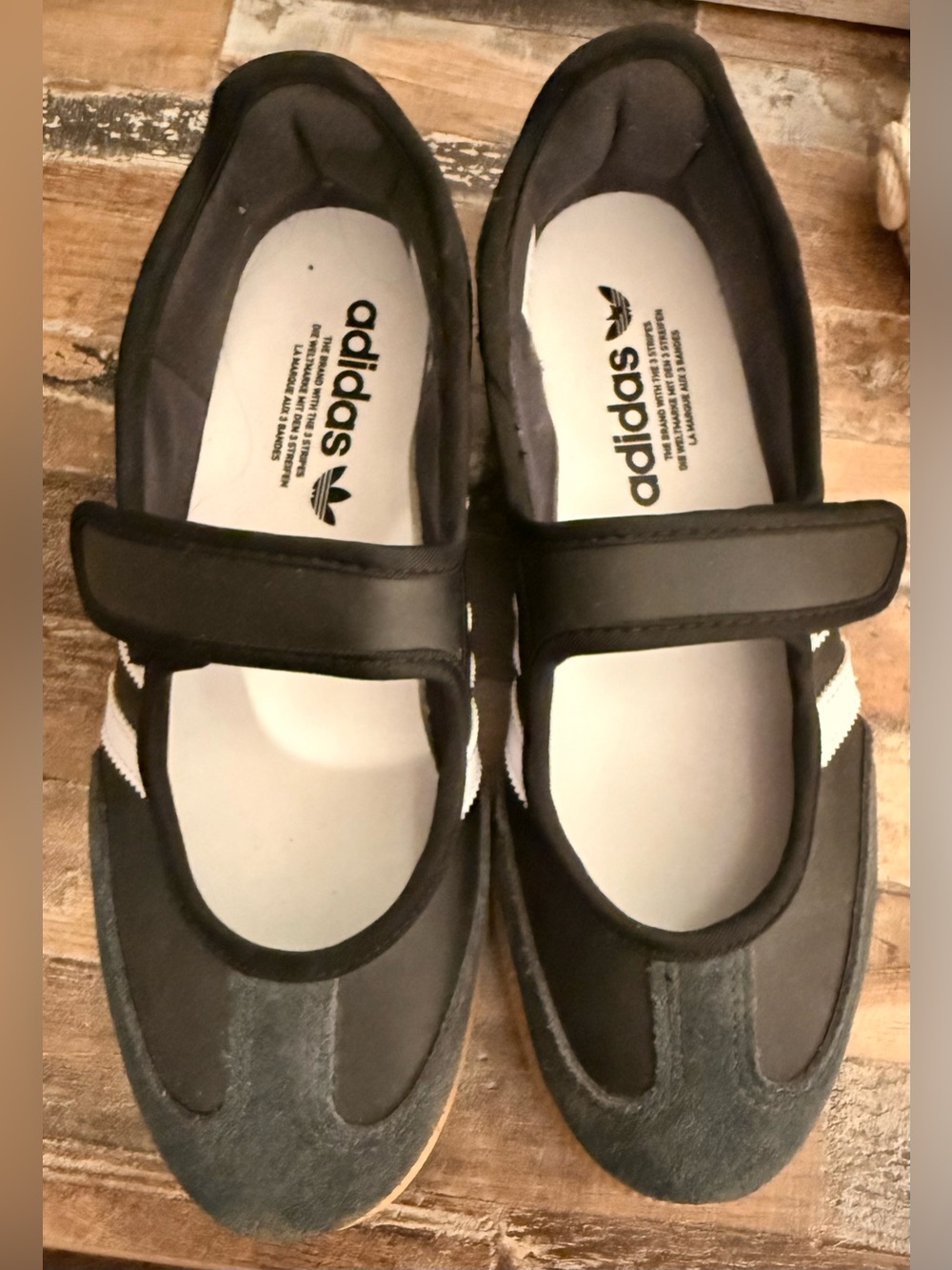 Adidas MaryJane Sambas - Picture 2 of 7